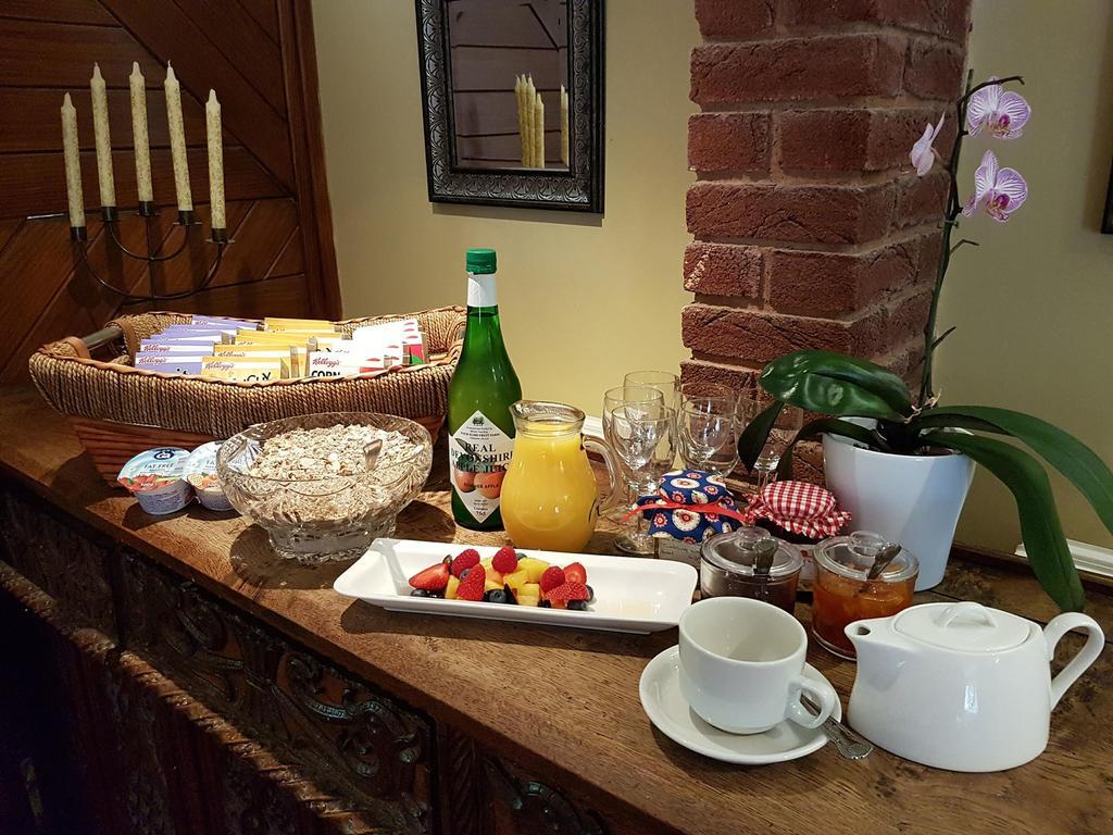 Tumbling Weir Hotel Ottery St Mary Kültér fotó